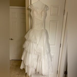 Evening Gown Suzanne’s Bridal Boutique - White / Size 0-2